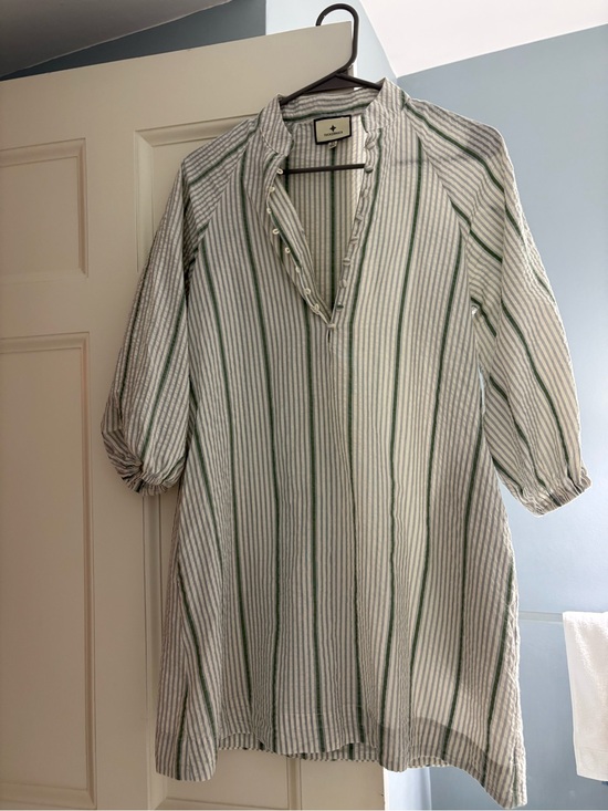 Tuckernuck Dresses & Skirts - Tuckernuck Green and White Striped Button-Front Tunic